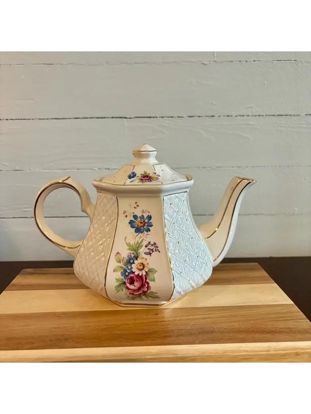Sadler Windsor Floral Teapot